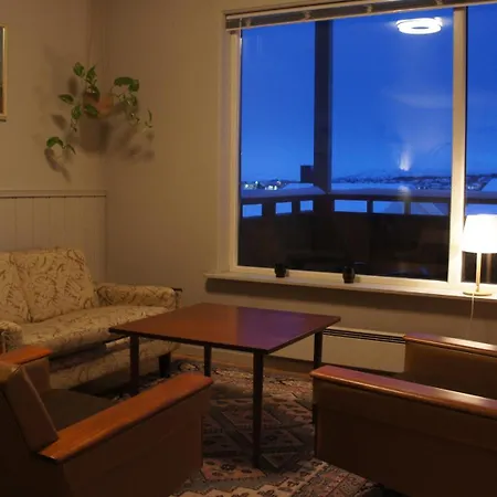 Free Parking Spacious With Ocean And Mountain View Tromso